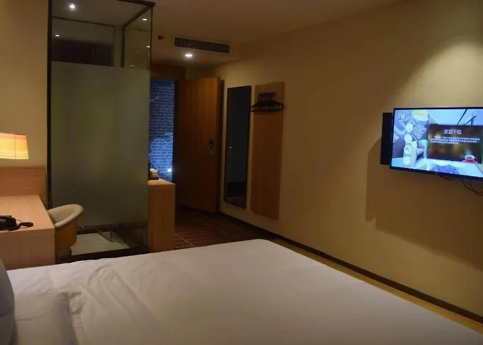 Iu Hotel Anyang West Railway Station Yinxu Scenic Spot