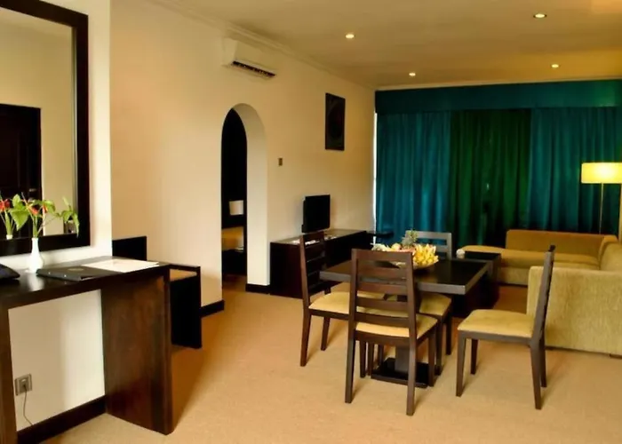 Hotel Peacock Beach Hambatota