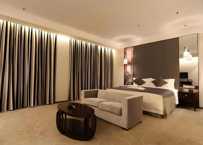 Dandong Venice Jianguo Hotel