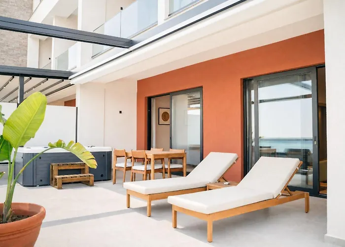 Chaonian Hotel