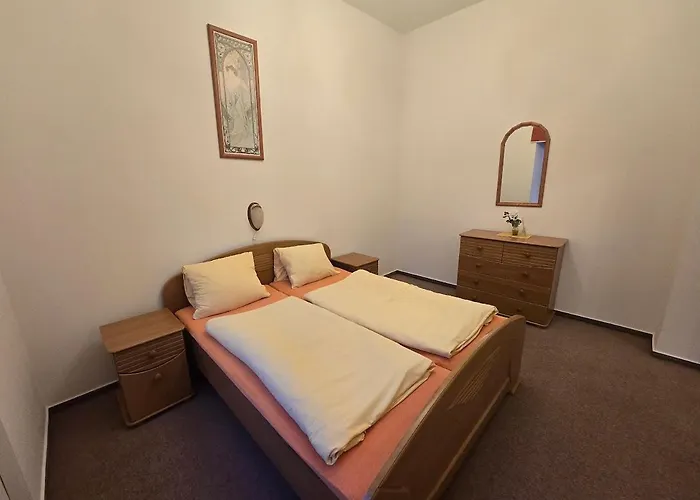 Hotel T-X