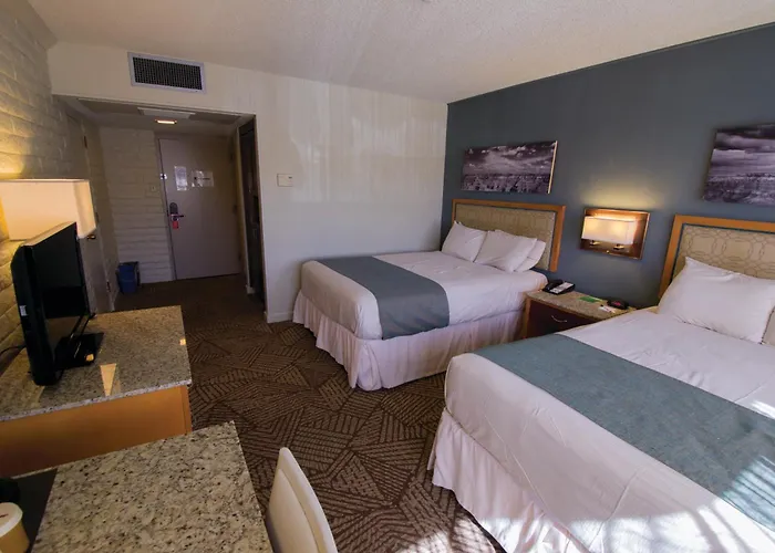 Thunderbird Lodge - Inside The Park
