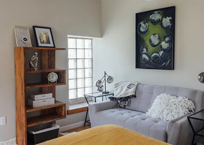 Industrial Loft, Walk To Campus