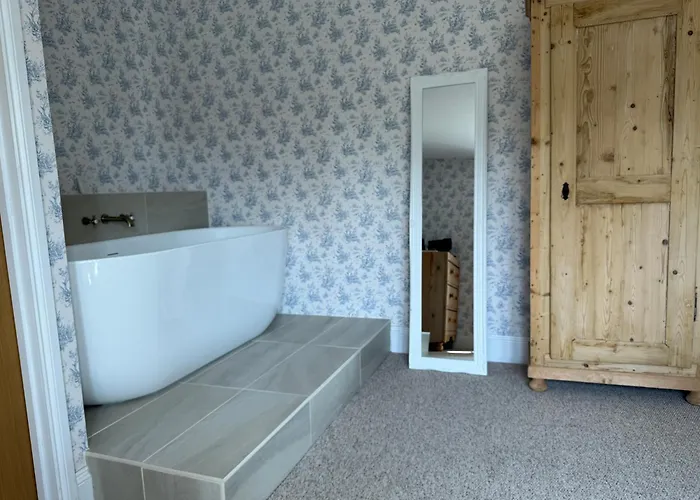 Whichcote Arms Hotel