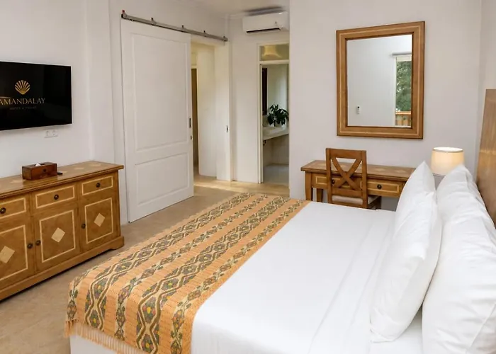 Amandalay Hotel & Villas