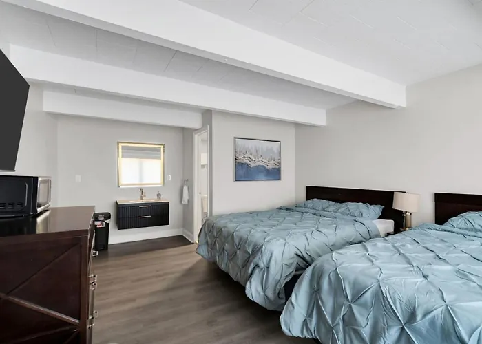 Jersey Shore Stay 2 Beds, Free Parking, Pool