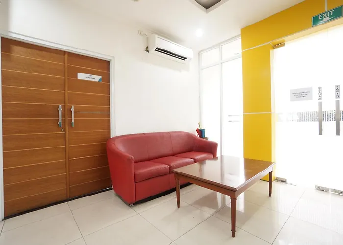 Townhouse Oak Hotel Damar Kurung