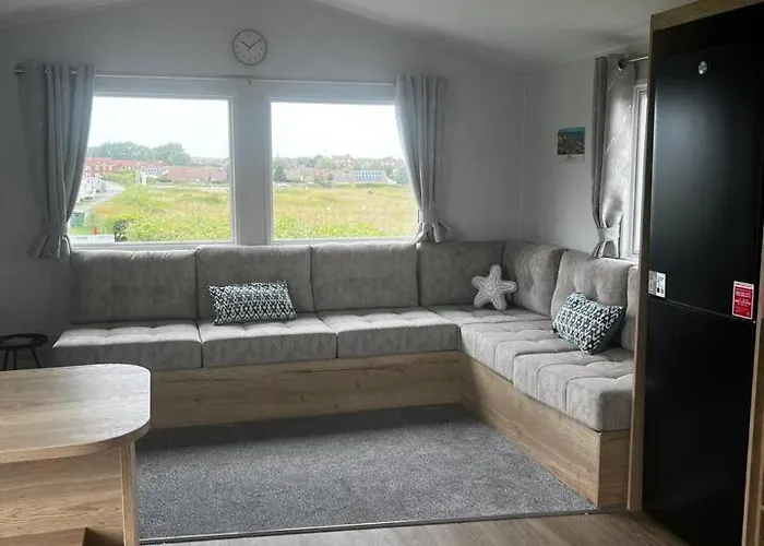 Charlie'S Lookout, Spacious Caravan - Sleeps 6