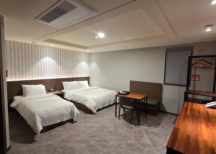 Hotel Cleo