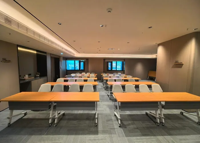 Ji Hotel Yanji West Market Department Store