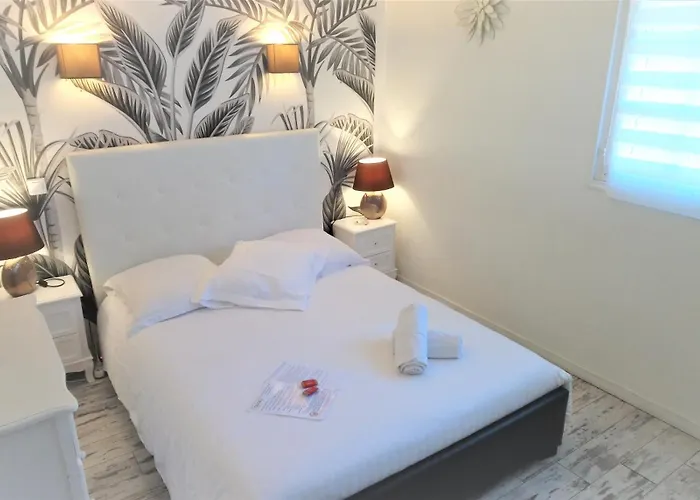 Petite Chambre Economique Avec Acces Au Spa Exterieur
