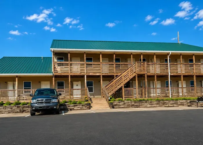 Tumbleweed Inn & Suites