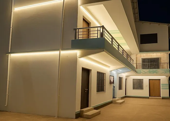 Sai Palace Holiday Home, Murud