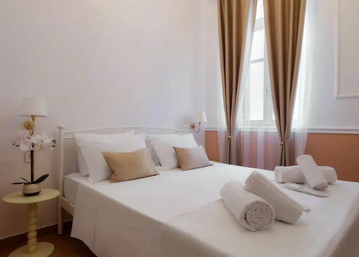 Aphrodite Luxury Rooms