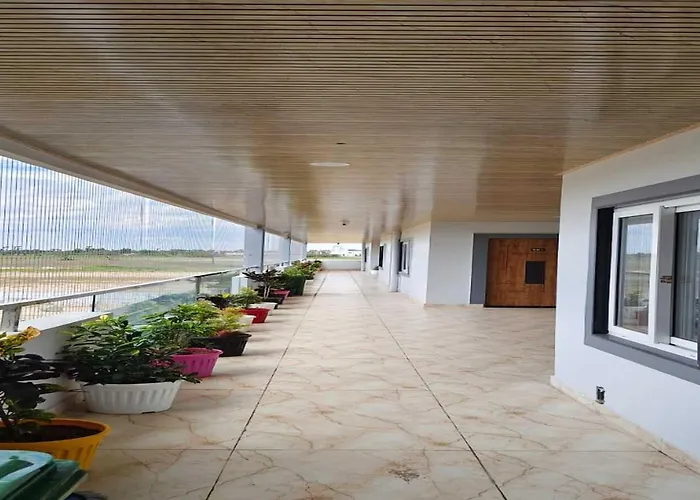 S R Resorts