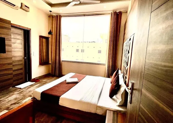 Hotel Wooodcrestt Zirakpur