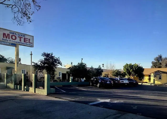 Deluxe Motel