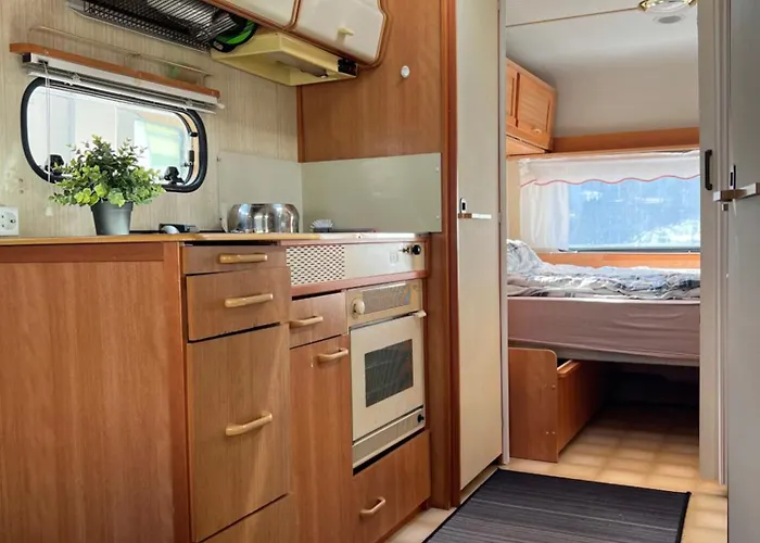 Stunning Summer Caravan In Sommaroy