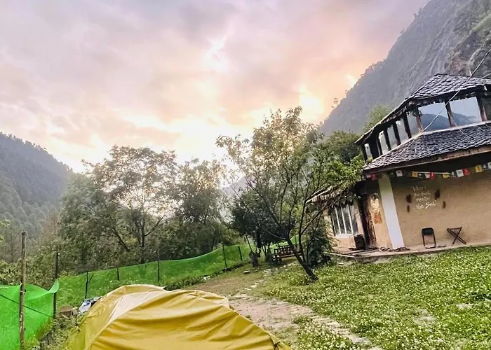 Mudhouse Homestay And The Chambal Cafe Kasol