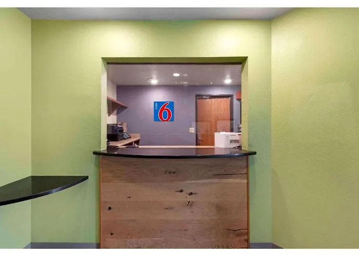 Motel 6 Suites Birmingham Pelham, Al