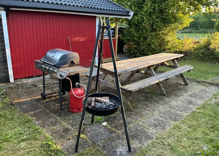 Campinghytte I Skogen - En Time Fra Oslo