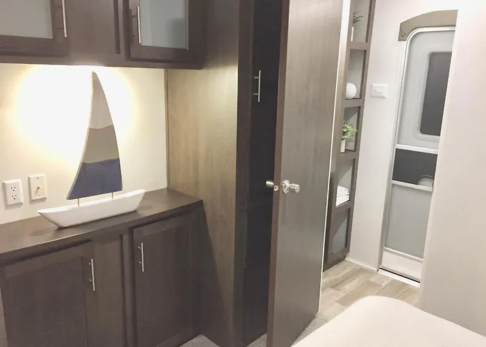 2 Bedroom 2 Ba Oasis Kayaks, Pool, Beach And Dock Rental
