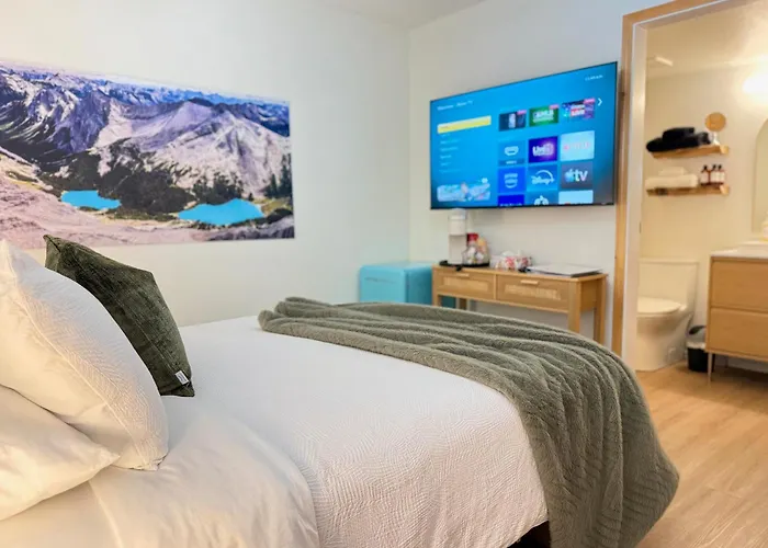 Summit View Collection