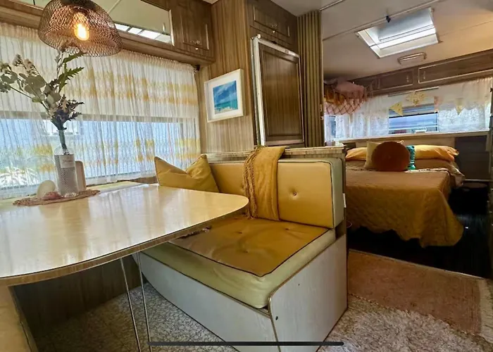 Australian Retro Beach Stay