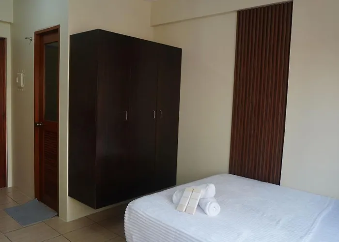 Reddoorz At Mola Suites Near Makati Medical Center