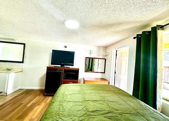 Skyland Motel