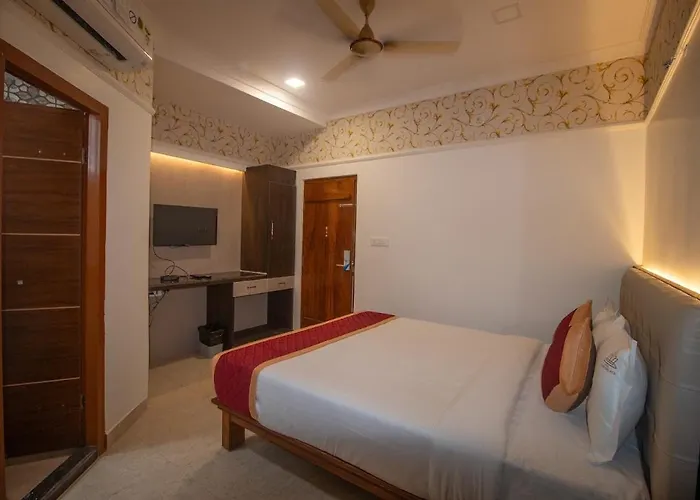 Hotel Town Palace
