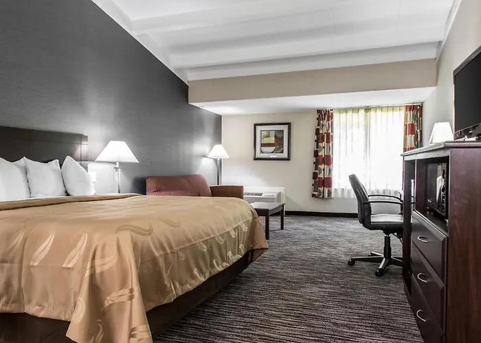 Danbury Inn & Suites