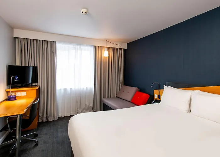 Holiday Inn Express Taunton East By Ihg