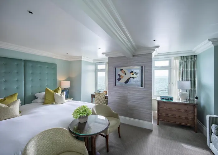Roslin Beach Hotel