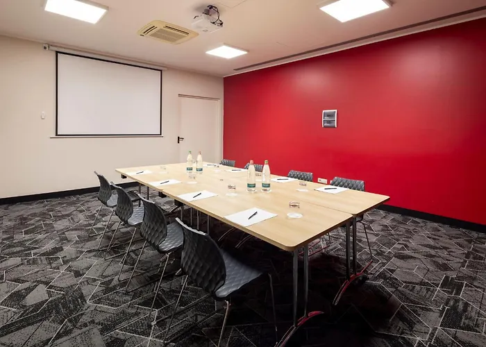 Holiday Inn Genoa City By Ihg