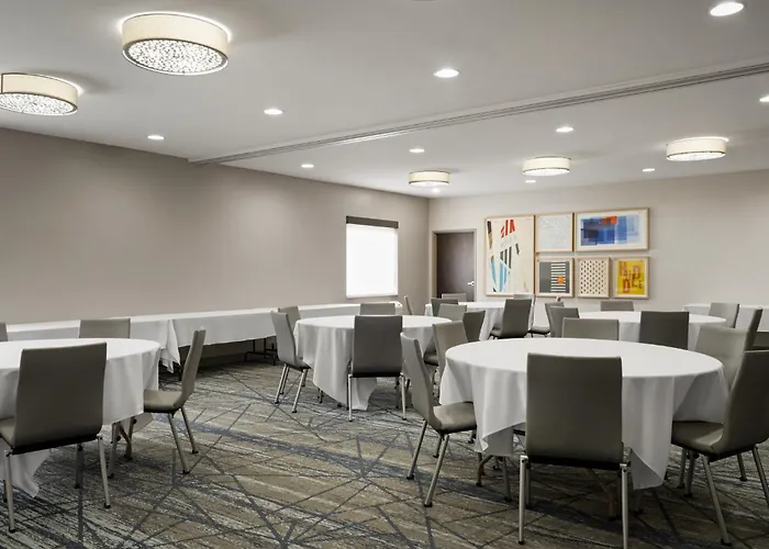 Holiday Inn Express Hotel & Suites Altoona-Des Moines By Ihg