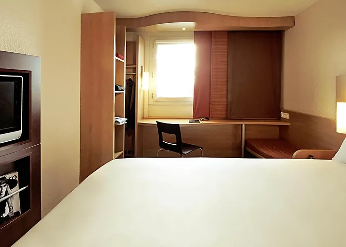 Ibis Loriol Le Pouzin