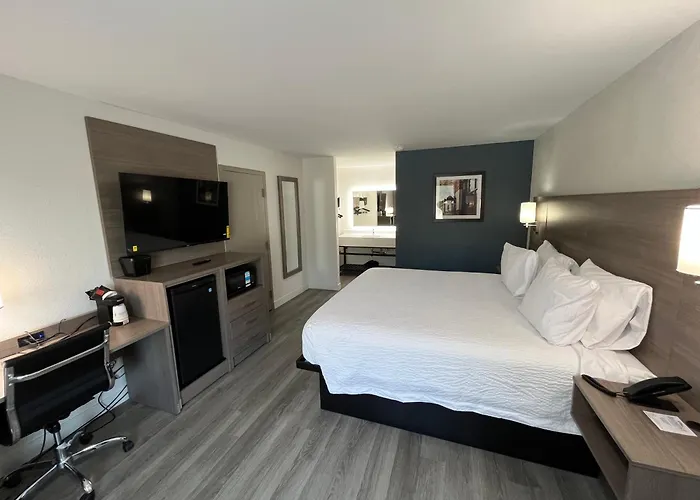 Baymont By Wyndham Sumter Northwest