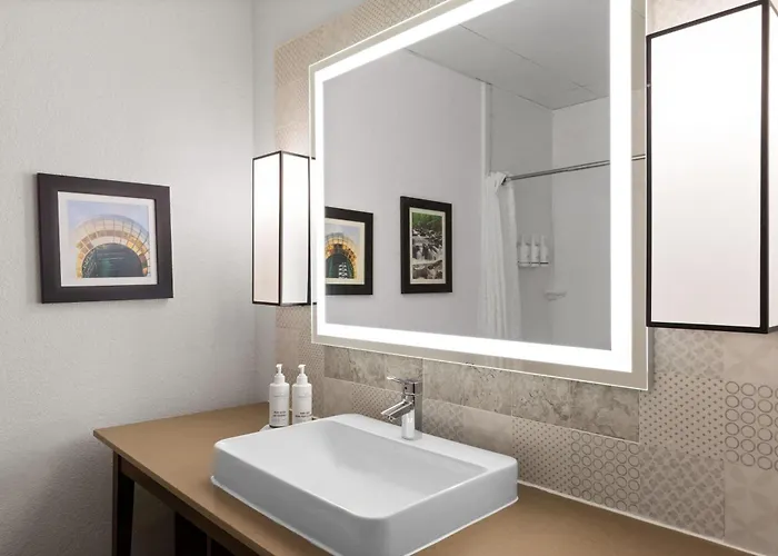 La Quinta Inn & Suites By Wyndam Knoxville West