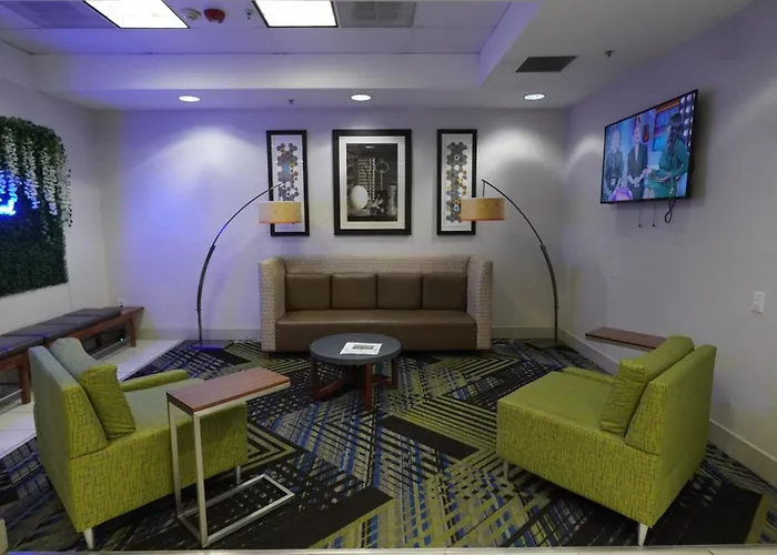 Holiday Inn Express Hotel & Suites Seattle North - Lynnwood By Ihg