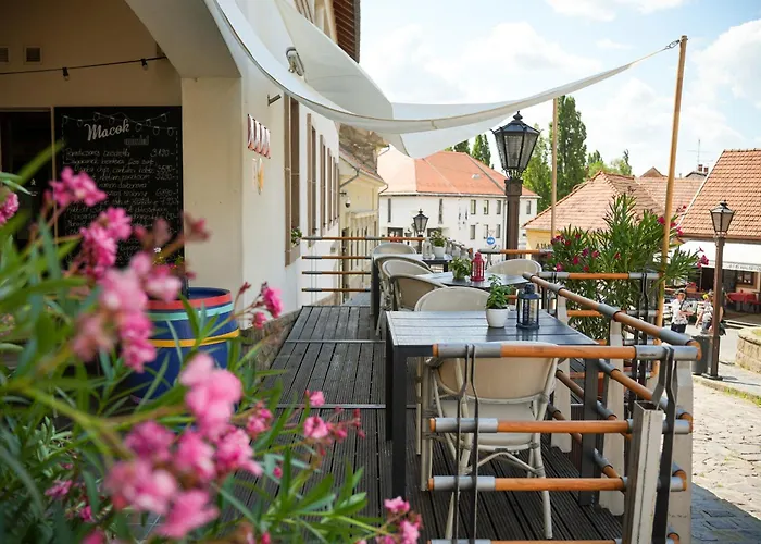 Imola Udvarház Dessert Hotel