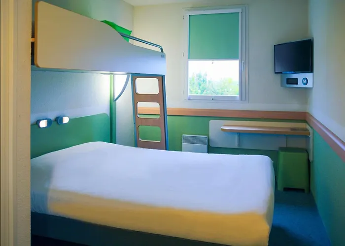 Ibis Budget Niort - La Creche