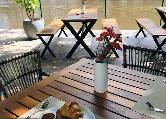 Arena Hotel