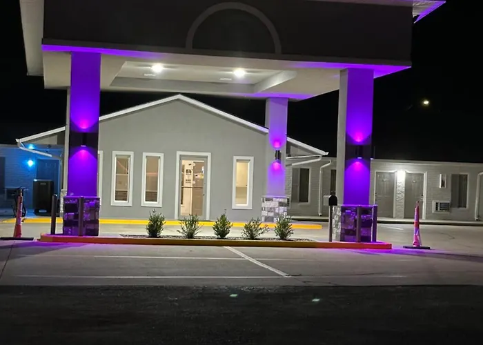 Sleepy Traveler Motel