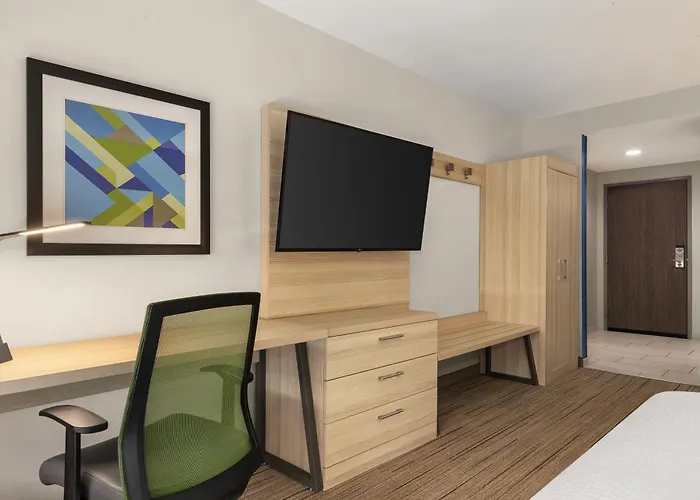 Holiday Inn Express & Suites - Staunton By Ihg