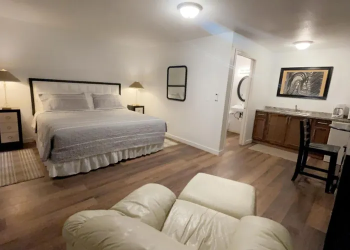 Riverfront Lodging