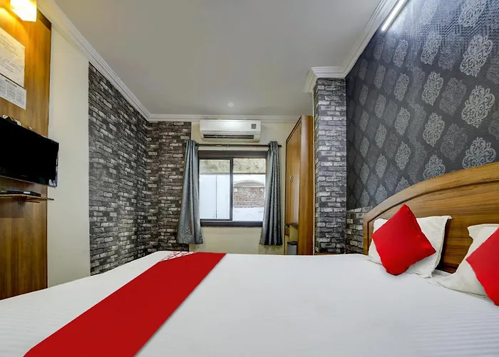 Oyo Flagship 81248 Hotel Satya Vilas