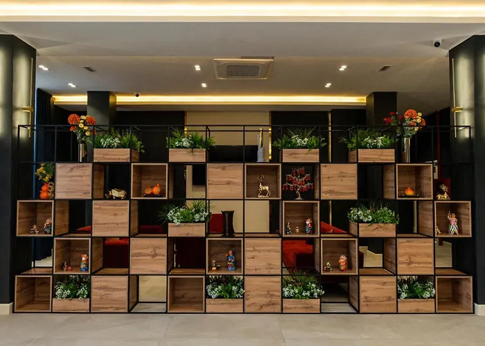 Garnet Mir Hotel