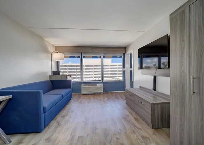Holiday Inn Express Corpus Christi - Beachfront By Ihg