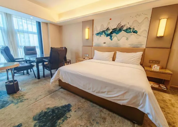 Vienna Hotel Shaanxi Hanzhong Central Square High-Speed Railway Station